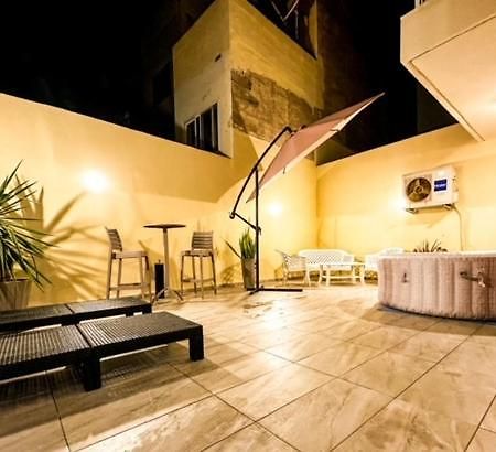 Sliema Jacuzzi Flat Exterior foto
