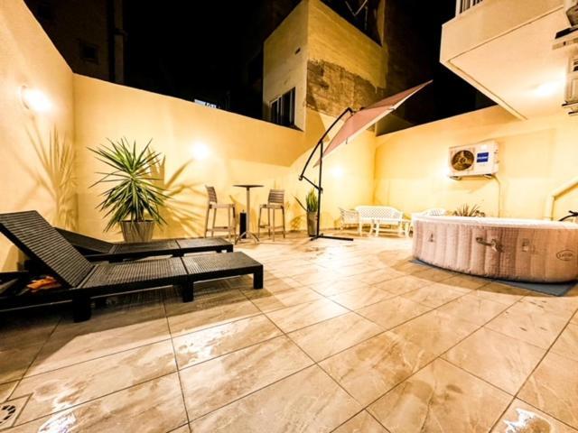 Sliema Jacuzzi Flat Exterior foto