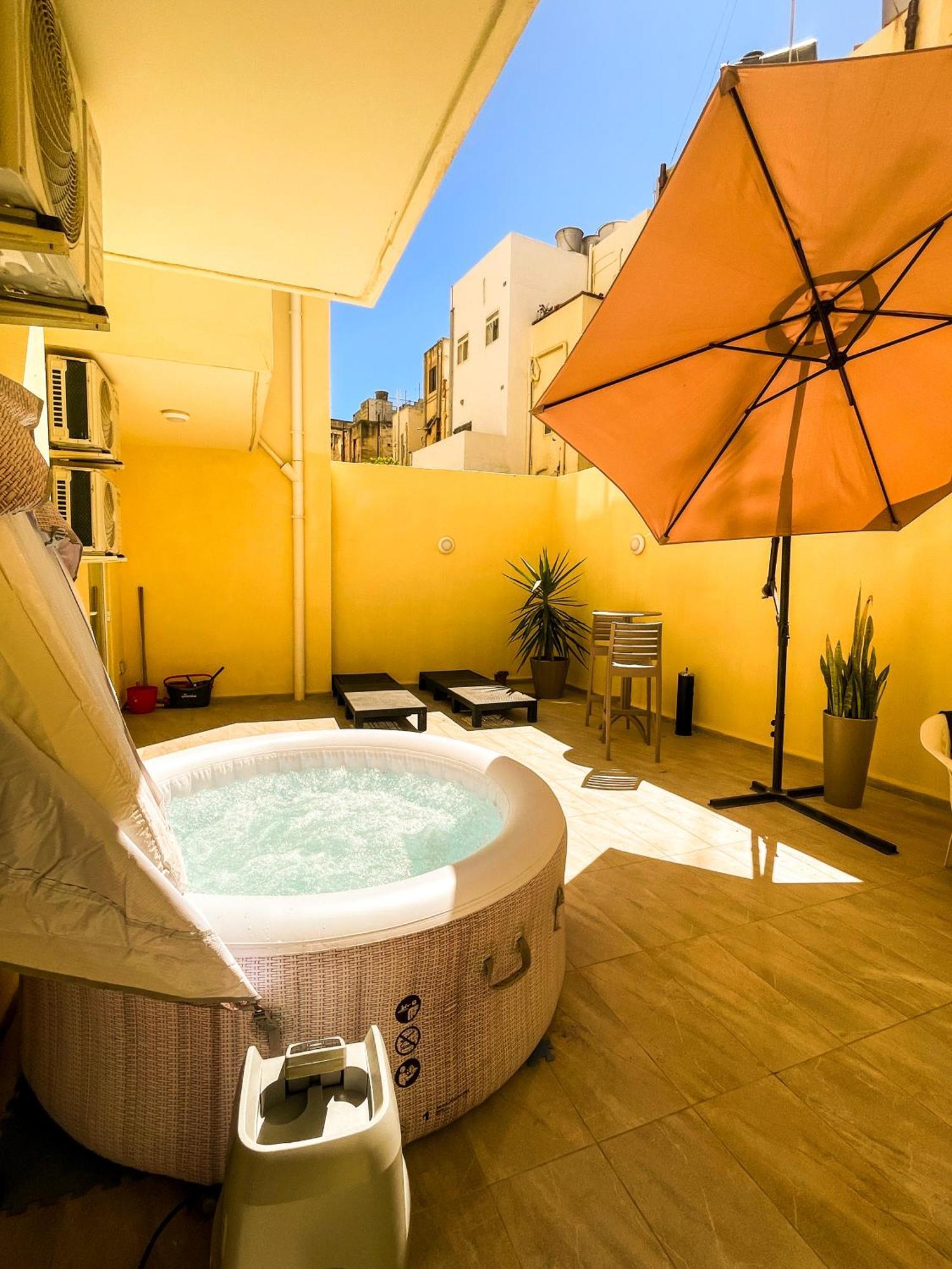 Sliema Jacuzzi Flat Exterior foto
